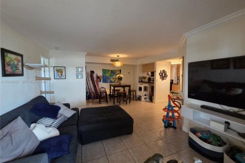 Copropriété à louer à Miami, Floride: 2 chambres, 97.55 m2 № 2073209 - photo 4