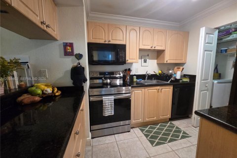 Copropriété à louer à Miami, Floride: 2 chambres, 97.55 m2 № 2073209 - photo 5