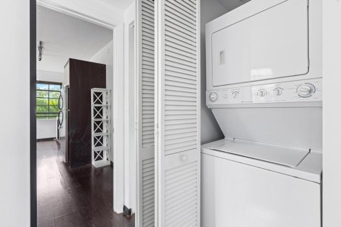 Apartment in Miami Beach, Florida 1 bedroom, 55.37 sq.m. № 2174127 - photo 5
