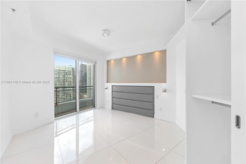 Condo in Miami, Florida, 3 bedrooms  № 1864221 - photo 25