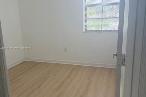 Townhouse in Homestead, Florida 3 bedrooms, 153.2 sq.m. № 2401491 - photo 4