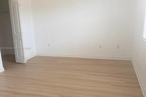 Townhouse in Homestead, Florida 3 bedrooms, 153.2 sq.m. № 2401491