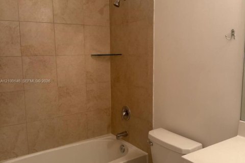 Townhouse in Homestead, Florida 3 bedrooms, 153.2 sq.m. № 2401491 - photo 8