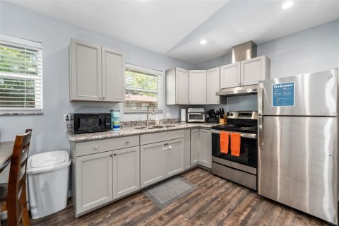 House in Gainesville, Florida 2 bedrooms, 75.99 sq.m. № 2121135 - photo 11