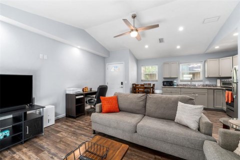 House in Gainesville, Florida 2 bedrooms, 75.99 sq.m. № 2121135 - photo 4