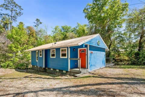 House in Gainesville, Florida 2 bedrooms, 75.99 sq.m. № 2121135