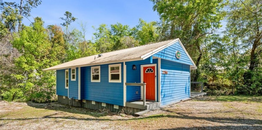House in Gainesville, Florida 2 bedrooms, 75.99 sq.m. № 2121135