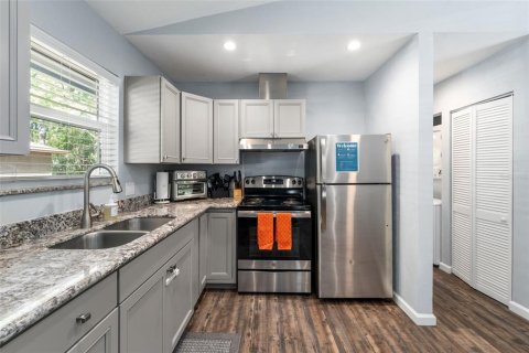 House in Gainesville, Florida 2 bedrooms, 75.99 sq.m. № 2121135 - photo 10