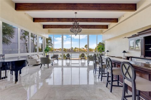 Condo in Aventura, Florida, 2 bedrooms  № 2017859 - photo 29