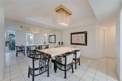 Condo in Aventura, Florida, 2 bedrooms  № 2017859 - photo 8