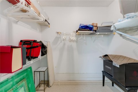 Condo in Aventura, Florida, 2 bedrooms  № 2017859 - photo 15