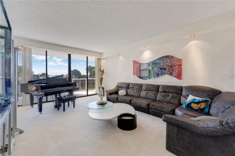 Condo in Aventura, Florida, 2 bedrooms  № 2017859 - photo 4