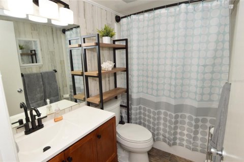 Condo in Largo, Florida, 1 bedroom  № 1905706 - photo 21