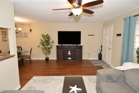 Condo in Largo, Florida, 1 bedroom  № 1905706 - photo 16