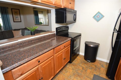 Condo in Largo, Florida, 1 bedroom  № 1905706 - photo 9