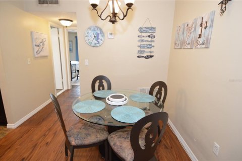 Condo in Largo, Florida, 1 bedroom  № 1905706 - photo 14