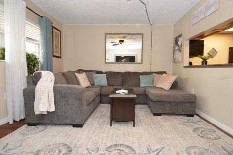 Condo in Largo, Florida, 1 bedroom  № 1905706 - photo 19