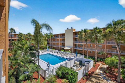 Condo in Largo, Florida, 1 bedroom  № 1905706 - photo 4