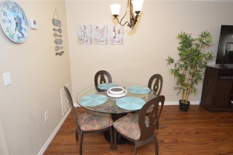 Condo in Largo, Florida, 1 bedroom  № 1905706 - photo 13
