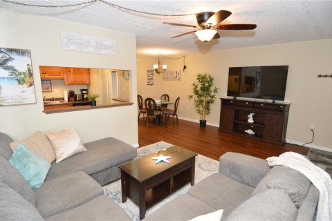 Condo in Largo, Florida, 1 bedroom  № 1905706 - photo 15