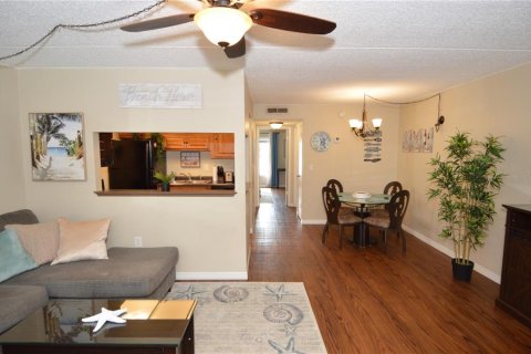 Condo in Largo, Florida, 1 bedroom  № 1905706 - photo 20