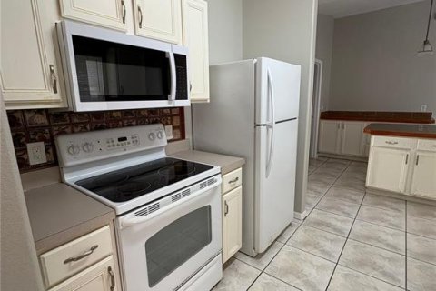 House in Kissimmee, Florida 3 bedrooms, 145.48 sq.m. № 2216726 - photo 10