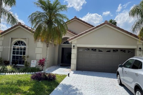 Villa ou maison à louer à Wellington, Floride: 3 chambres, 130.81 m2 № 1975716 - photo 1