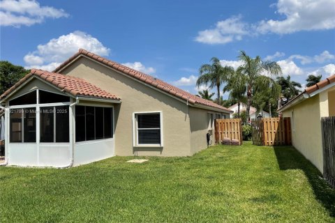 Villa ou maison à louer à Wellington, Floride: 3 chambres, 130.81 m2 № 1975716 - photo 3