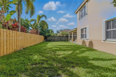 House in Miami, Florida 4 bedrooms, 263.01 sq.m. № 1938020 - photo 25