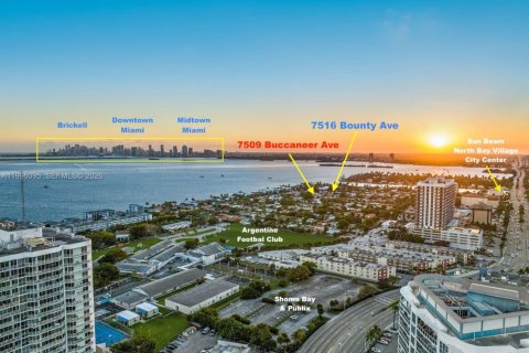 Купить виллу или дом в Норт-Бей-Виллидж, Флорида 4 спальни, 352.1м2, № 2064978 - фото 2