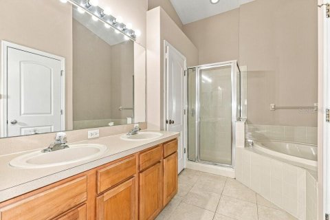 Villa ou maison à louer à Wesley Chapel, Floride: 4 chambres, 179.86 m2 № 2407033 - photo 10