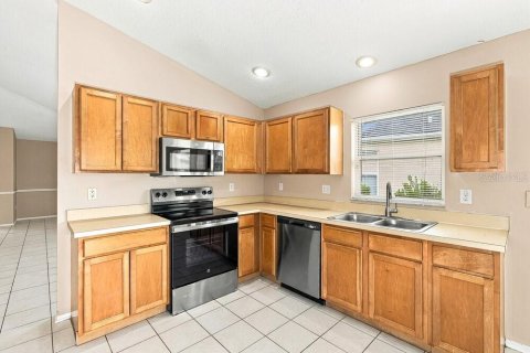Villa ou maison à louer à Wesley Chapel, Floride: 4 chambres, 179.86 m2 № 2407033 - photo 5