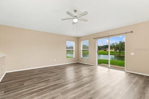 Villa ou maison à louer à Wesley Chapel, Floride: 4 chambres, 179.86 m2 № 2407033 - photo 6