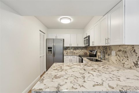 Copropriété à louer à Palm Harbor, Floride: 2 chambres, 97.55 m2 № 2432800 - photo 14