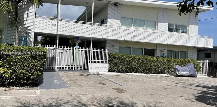 Condo in Miami Beach, Florida, 1 bedroom  № 1962612