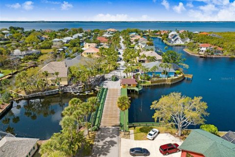 House in Merrit Island, Florida 4 bedrooms, 232.63 sq.m. № 1538444 - photo 12