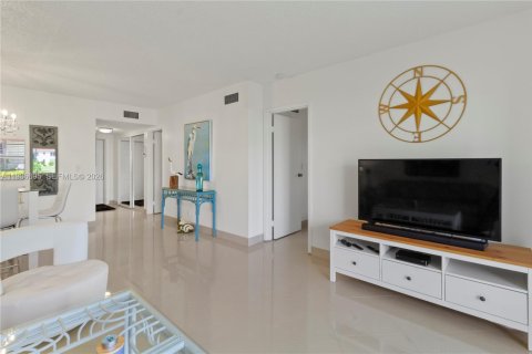 Condominio en venta en Delray Beach, Florida, 2 dormitorios, 85.93 m2 № 2057935 - foto 9