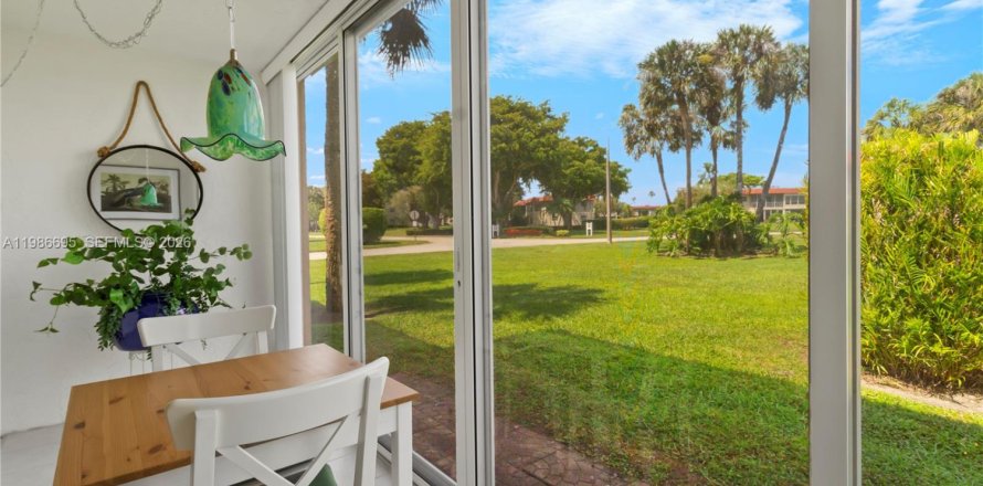 Condominio en Delray Beach, Florida, 2 dormitorios № 2057935