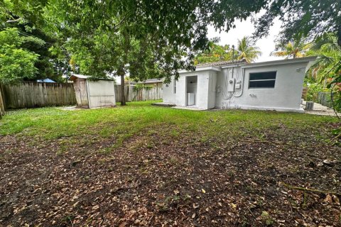 House in North Miami Beach, Florida 4 bedrooms, 151.71 sq.m. № 1826099 - photo 17
