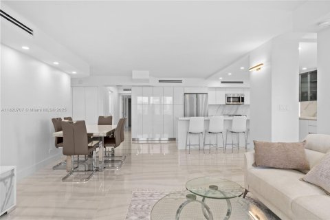 Copropriété à vendre à Sunny Isles Beach, Floride: 3 chambres, 141.68 m2 № 1779228 - photo 9