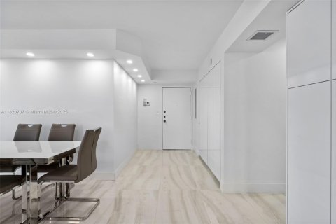 Copropriété à vendre à Sunny Isles Beach, Floride: 3 chambres, 141.68 m2 № 1779228 - photo 18