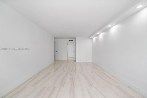 Copropriété à vendre à Sunny Isles Beach, Floride: 3 chambres, 141.68 m2 № 1779228 - photo 30