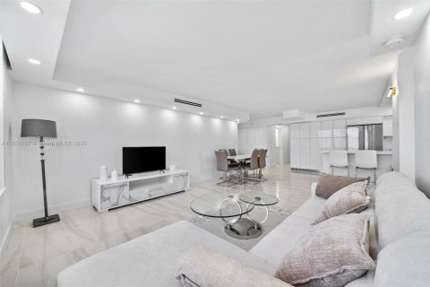Copropriété à vendre à Sunny Isles Beach, Floride: 3 chambres, 141.68 m2 № 1779228 - photo 5