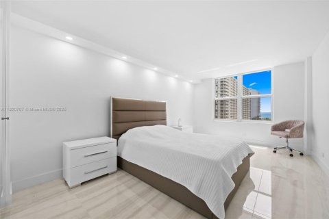 Copropriété à vendre à Sunny Isles Beach, Floride: 3 chambres, 141.68 m2 № 1779228 - photo 20