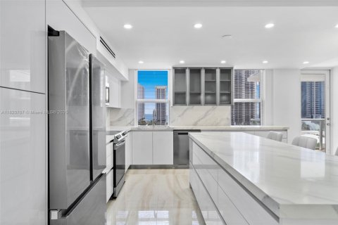 Copropriété à vendre à Sunny Isles Beach, Floride: 3 chambres, 141.68 m2 № 1779228 - photo 3