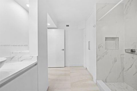 Copropriété à vendre à Sunny Isles Beach, Floride: 3 chambres, 141.68 m2 № 1779228 - photo 26