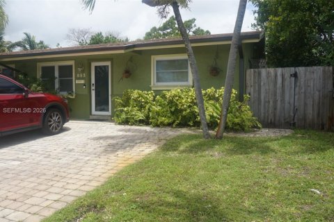 House in Oakland Park, Florida 2 bedrooms, 88.54 sq.m. № 2069328 - photo 2