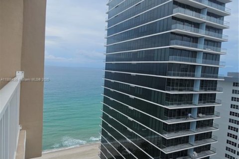 Copropriété à louer à Hallandale Beach, Floride: 1 chambre, 80.82 m2 № 1947155 - photo 22
