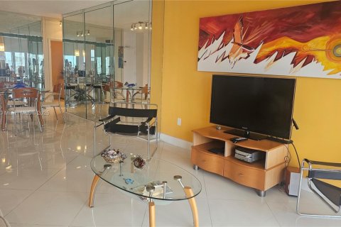 Copropriété à louer à Hallandale Beach, Floride: 1 chambre, 80.82 m2 № 1947155 - photo 18