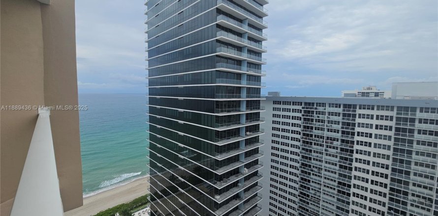 Condo à Hallandale Beach, Floride, 1 chambre  № 1947155